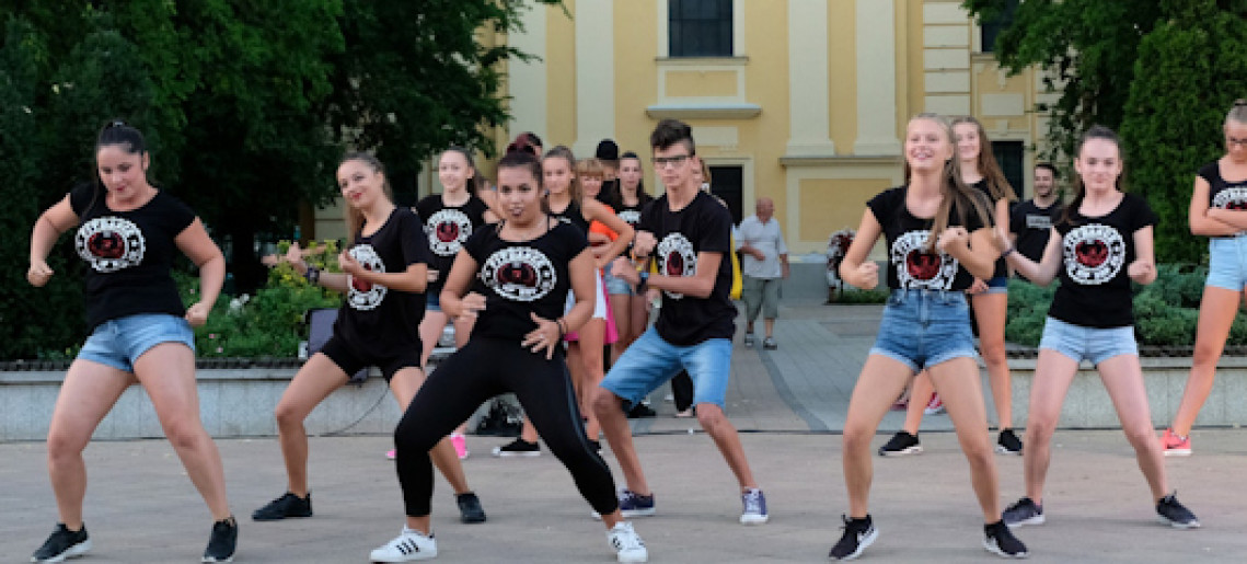 Tánc a Harruckern téren