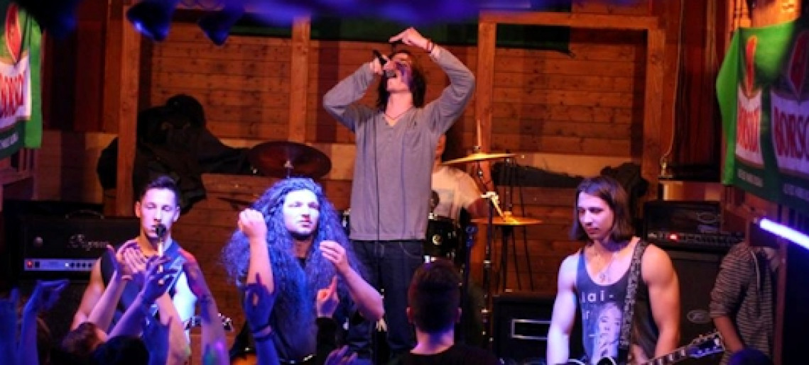 Nightrain koncert a Red Hole-ban