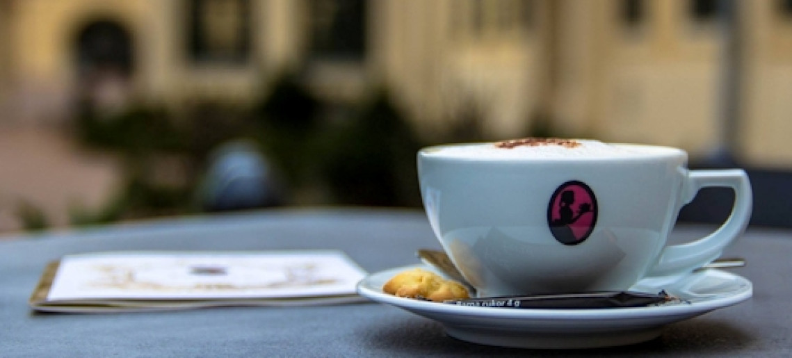 Kávéházi zenés est