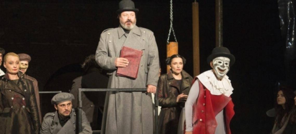 Az éjszaka szívében - A Lear történet