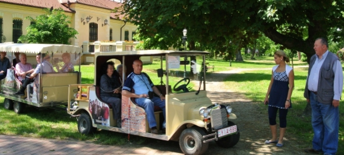 Majális a Gyulaivári Kastélyban