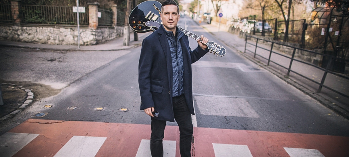 Pély Barna szólóestje