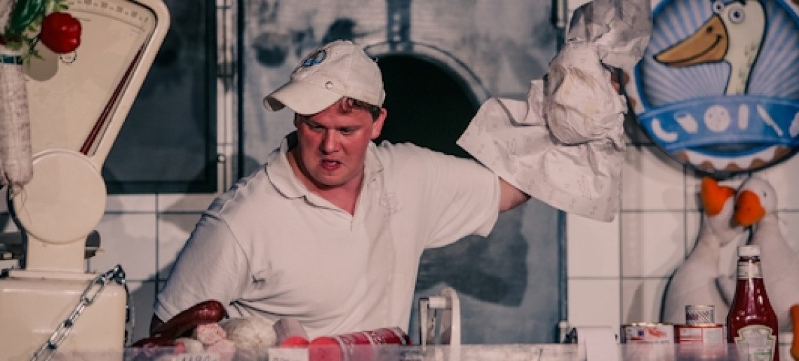 "Egy csemegepultos napója" a Gyulai Várszínházban