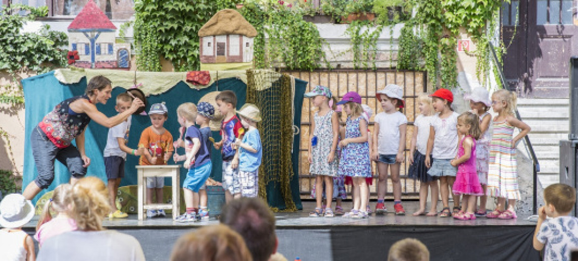 A sündisznó - bábelőadás