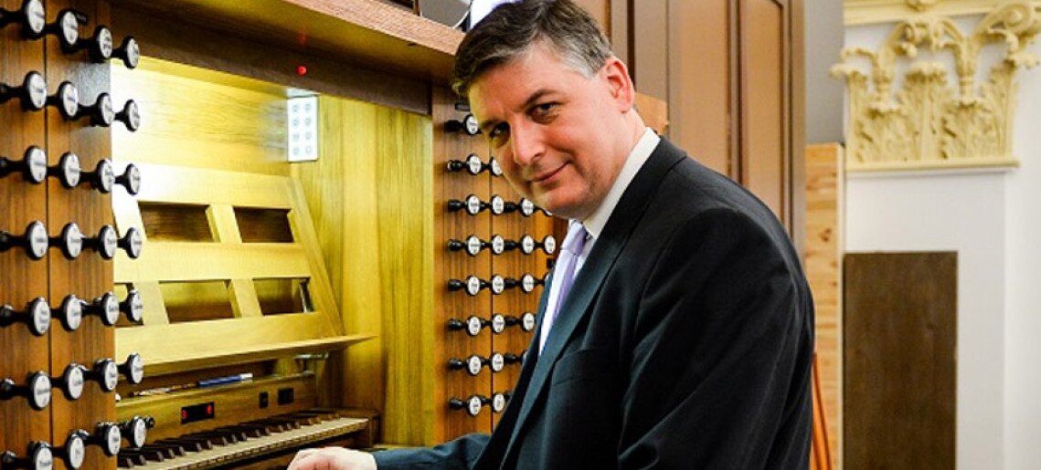 GENF, MILÁNÓ ÉS PÁRIZS FELHANGJAI