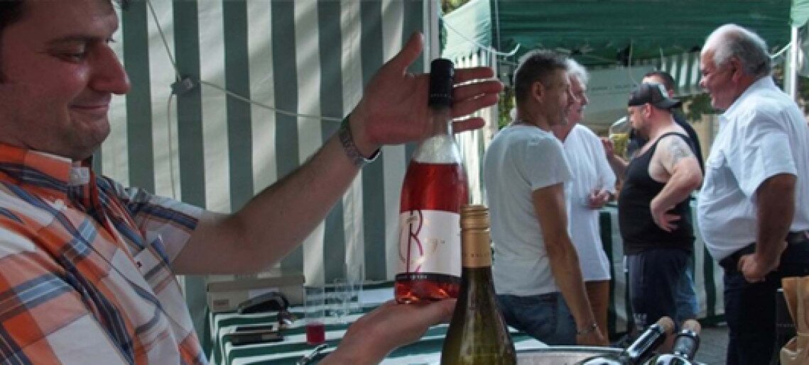 Ismét nyílik a borterasz