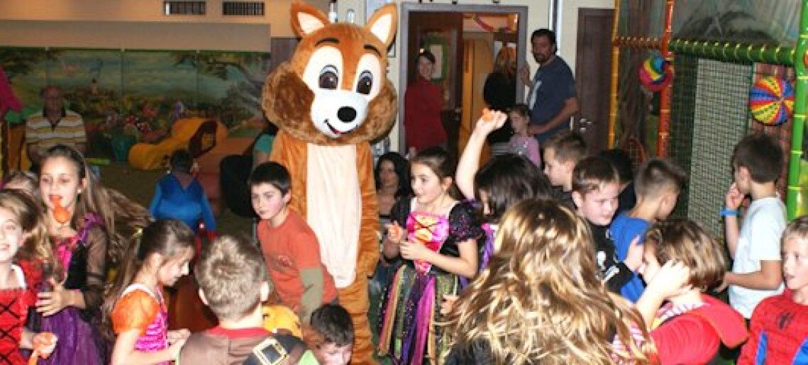 Minidisco és jelmezbál a Wellness Hotel Gyula Játszóházában