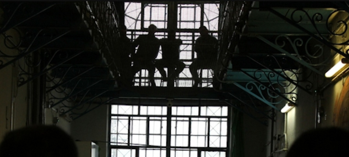 Rácsok mögött - verses előadás