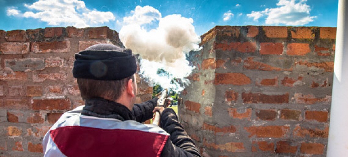 Tisztelgő lövések pénteken a gyulai várból