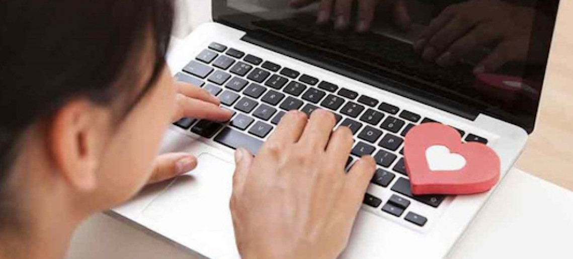 "Lájktól a szerelemig?" - kötetlen beszélgetés