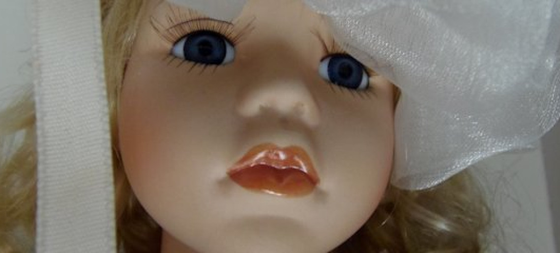 Porcelánbaba-kiállítás