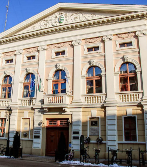 Megyeházából városháza