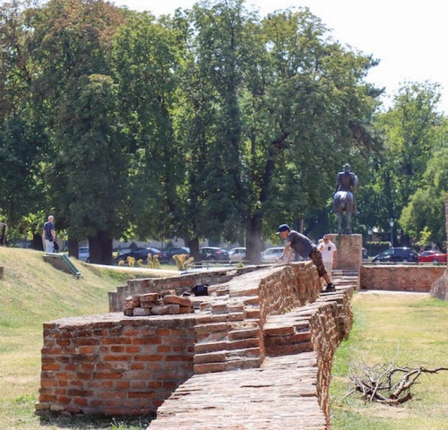 Közösségi várárok-takarítás