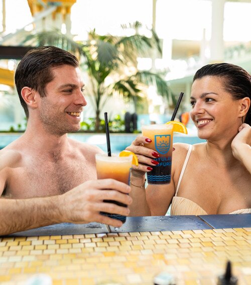 Húsvéti pezsgés: Éjszakai fürdőzés az AquaPalotában