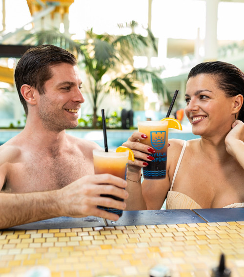 Húsvéti pezsgés: Éjszakai fürdőzés az AquaPalotában