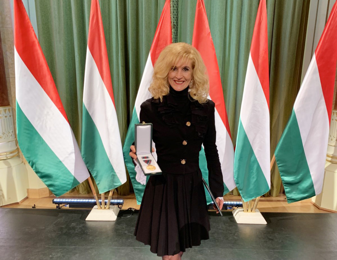 Katona_Katalin_erdemkereszt.jpg