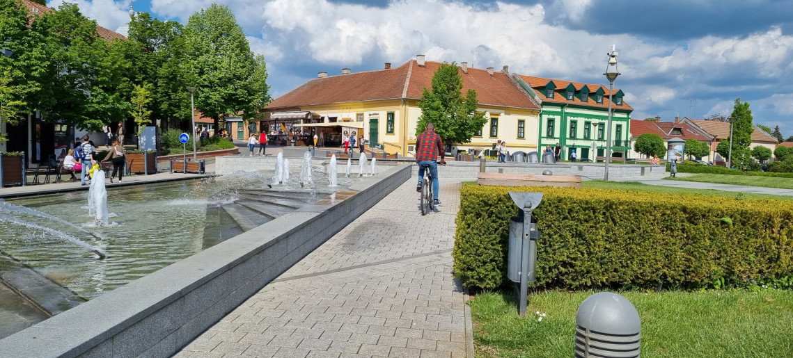 Kossuth Lajos tér