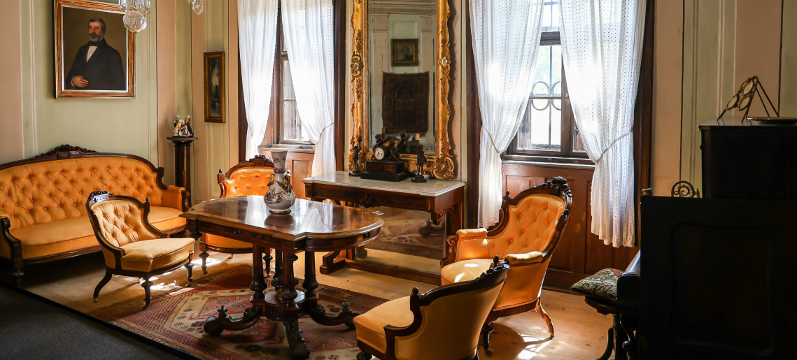 Ladics-ház: Adventi készülődés - Krisztkindli (tematikus tárlatvezetés)