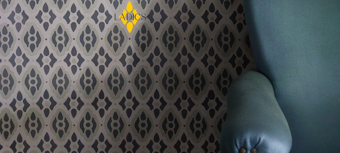 Mítoszok és új történetek - esti tárlatvezetés a Ladics-házban