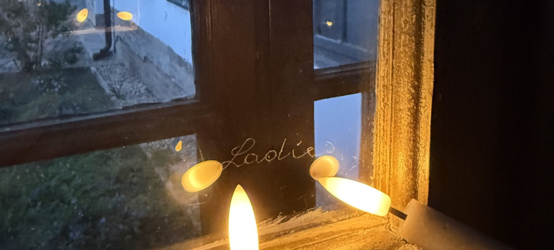 Ladics-ház: Gyertyafényes tárlatvezetés