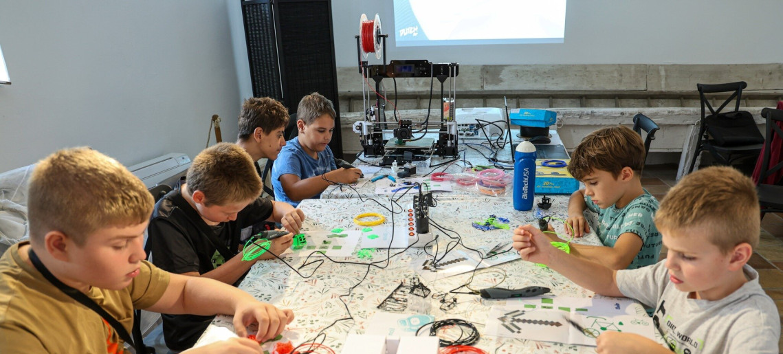 Ladics-ház: Újévi szerencsehozó tárgy készítése 3D nyomtatóval