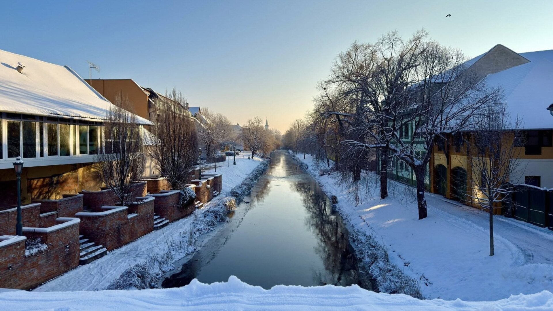 Mișcare în împrejurimi!