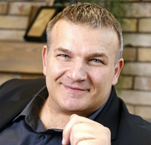 Mogyoróssy János Városi Könyvtár: Széllelbélelt és komoly históriák