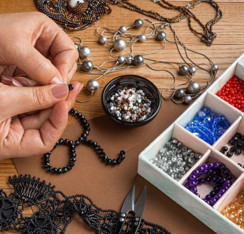 Mogyoróssy János Városi Könyvtár: Gyöngyfűző szakkör