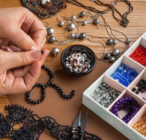 Mogyoróssy János Városi Könyvtár: Gyöngyfűző szakkör