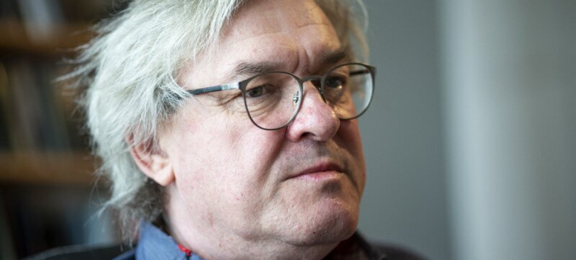 Mogyoróssy János Városi Könyvtár: Závada Pál: Pernye és fű