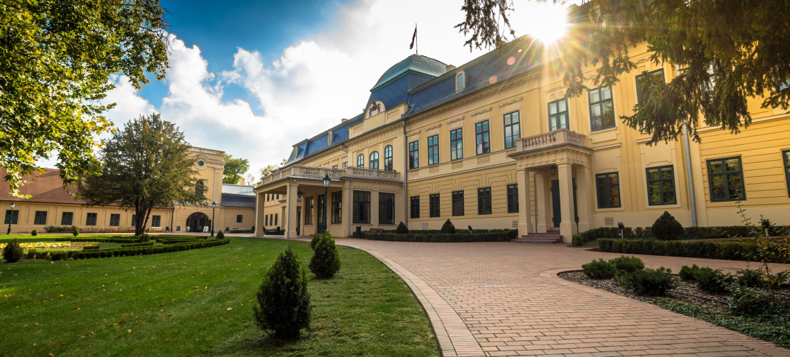 Múzeumi Szabadegyetem: Gyula plébánosa, Győr püspöke, Magyarország mártírja – Apor Vilmos