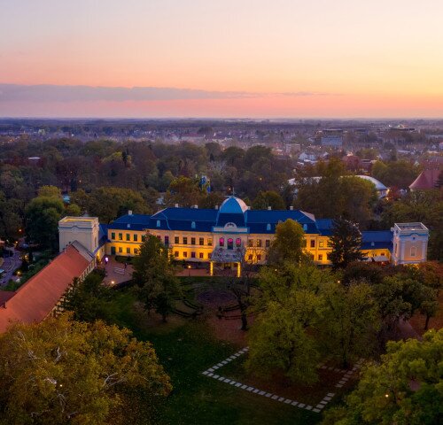 Múzeumi Szabadegyetem: Át kell írni a történelemkönyveket?