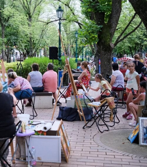 Nyári Korzó 2026: Szabadtéri festés a Szent Miklós parkban