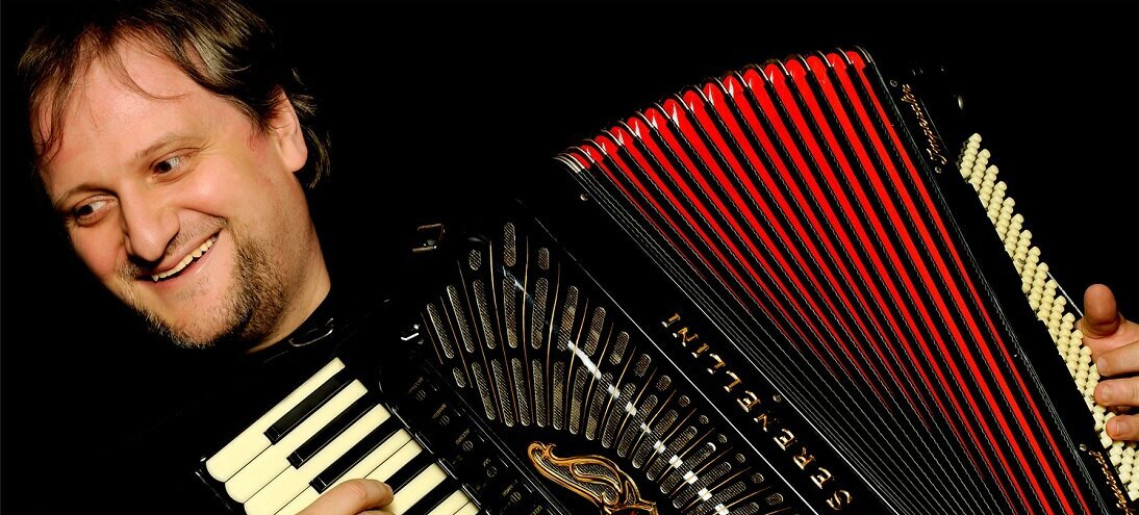 Orosz Zoltán harmonikaművész szóló koncertje