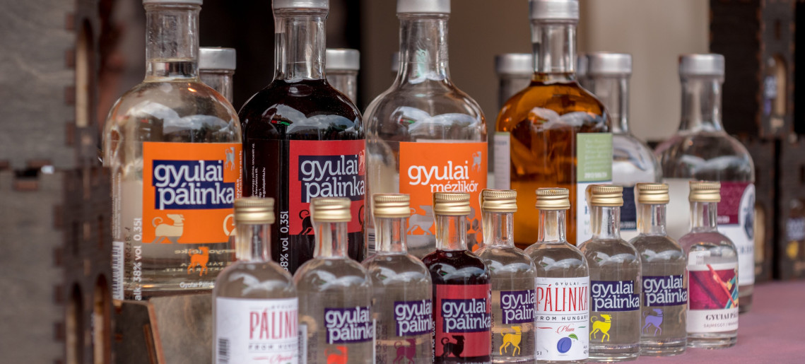 Pálinkakóstoló a Gyulai Pálinka Manufaktúra Kóstolóházában