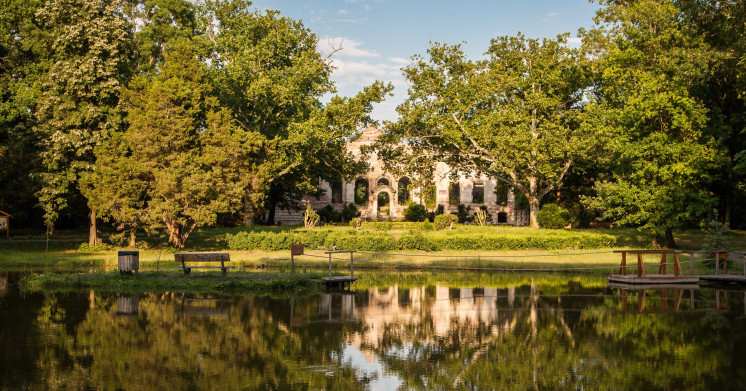 Parcul de agrement Póstelek și Taverna Veveriței