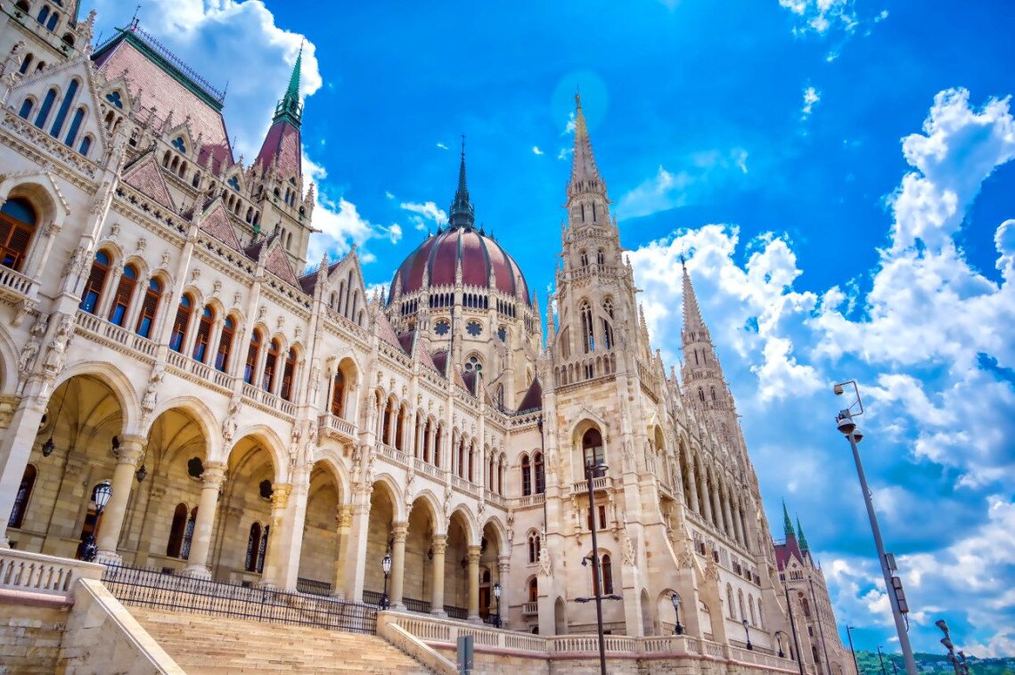 parlament_123rf.jpg