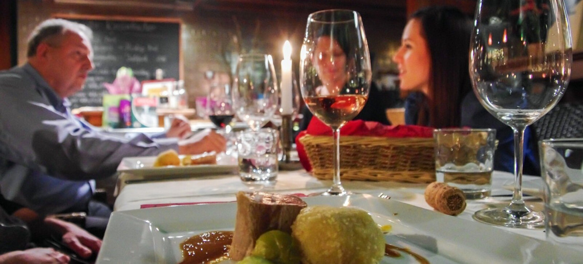 Vacsoraestek a Patrióta Gyulai Kisvendéglőben