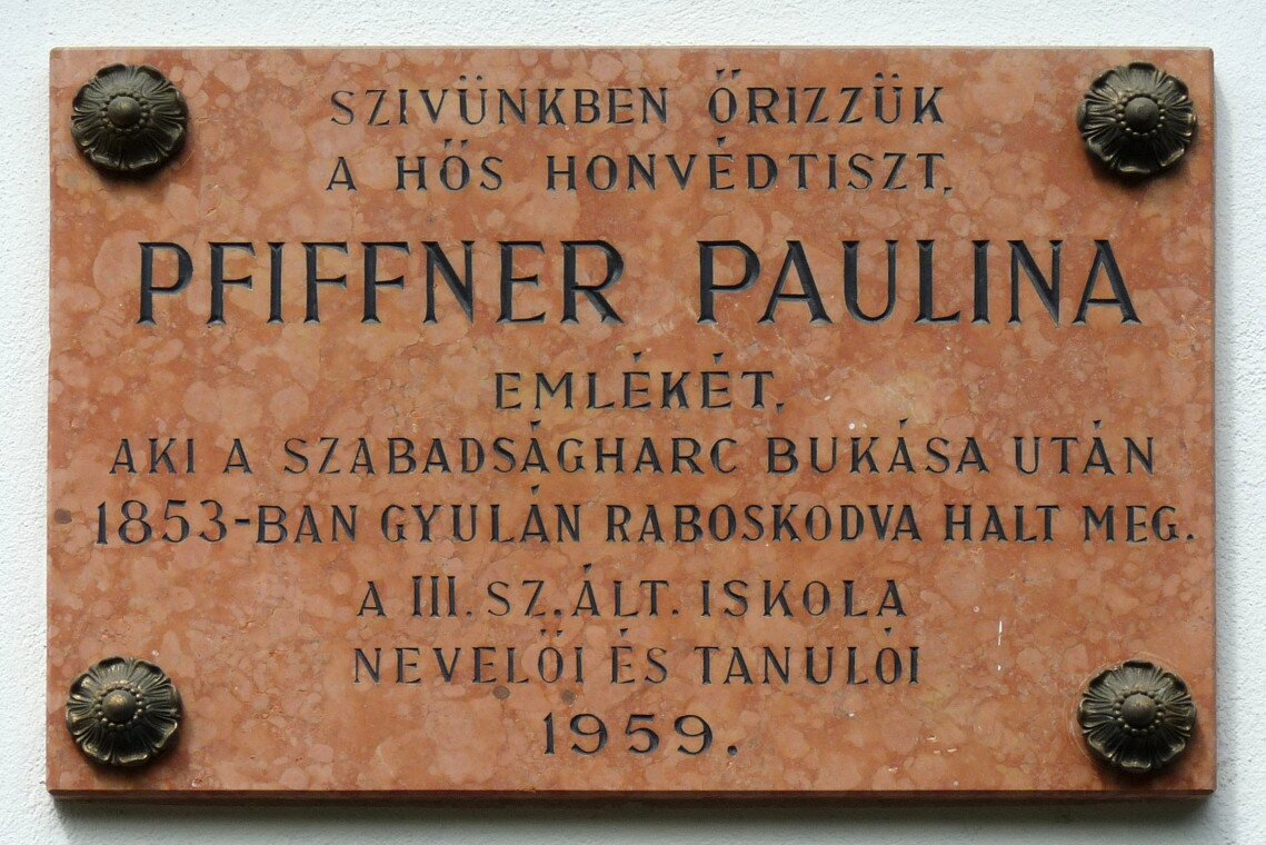 Pfiffner_Paulina_plaque_Gyula_Kossuth_Lajos_u_36.jpg