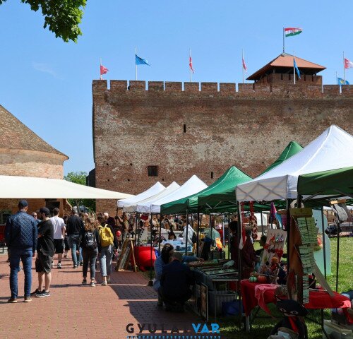 Portéka vásár: Kézműves és termelői vásár a Várkertben