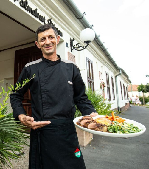 Restaurantul Pálmakert (Pálmakert Étterem)