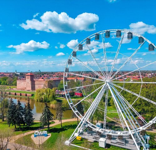 Roată panoramică în Grădina Castelului