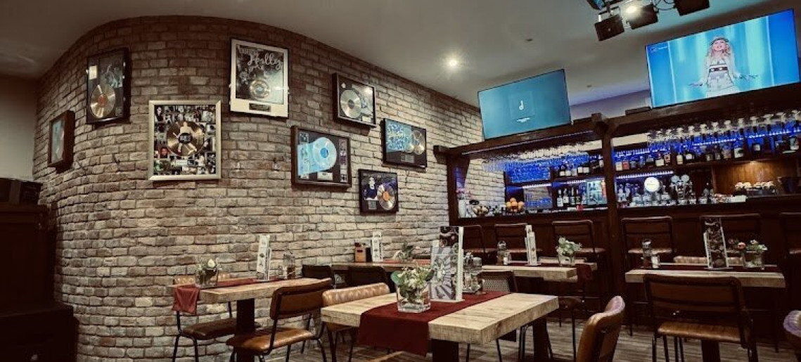 Romantika Bistro, Game Lounge and Music Bar