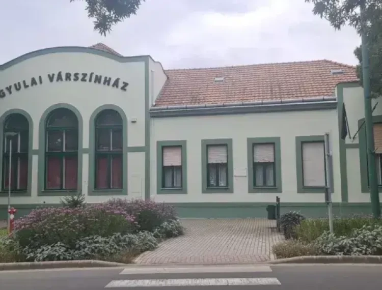 Sokszínű lesz a várszínház őszi évada