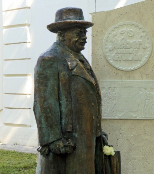 Statue of András Stéberl