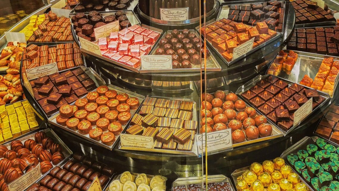 szazeves-cukraszda-bonbon-1920x1920.jpg
