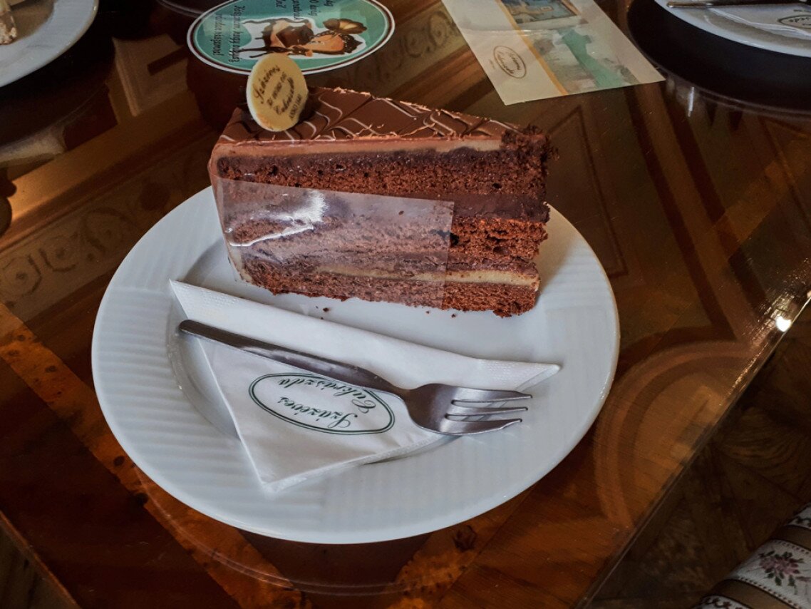 szazeves-cukraszda-szazeves-torta-1920x1440.jpg