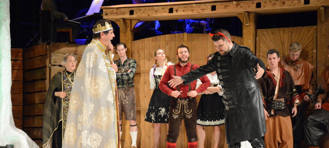 Tamási Áron – Szarka Gyula: Ördögölő Józsiás