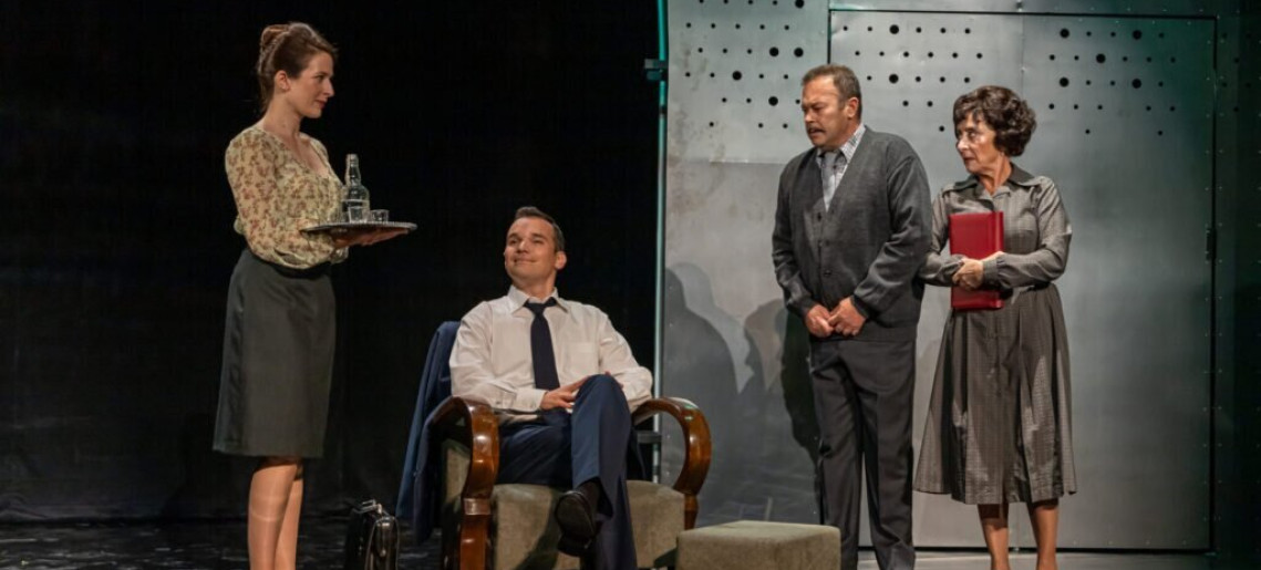 Várszínház: Fejes Endre – Presser Gábor: Jó estét nyár, jó estét szerelem