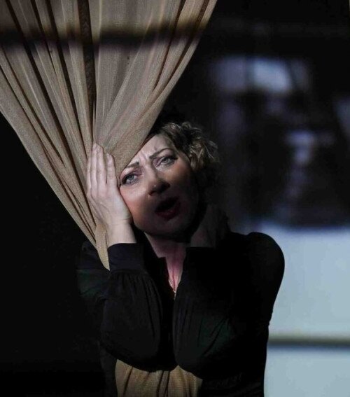 Várszínház: Piaf–marche / Piaf–menet (Hommage á Edith Piaf)